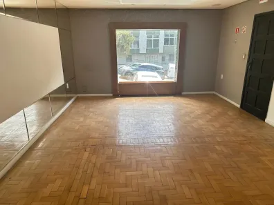 Imóvel Comercial com 3 Quartos para alugar, 200m² no Auxiliadora, Porto Alegre