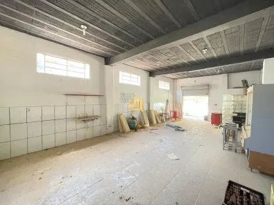 Ponto Comercial para alugar, 80m² no , Esmeraldas