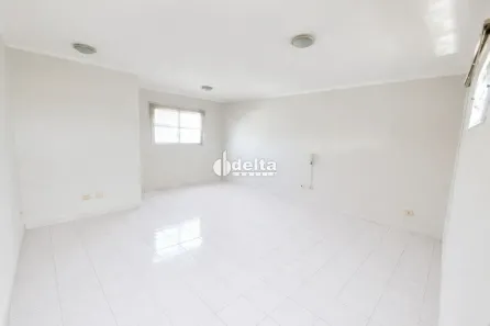Ponto Comercial à venda, 27m² no Tibery, Uberlândia