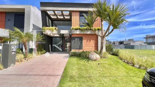 Sobrado com 4 Quartos à venda, 204m² no Remanso, Xangri-lá