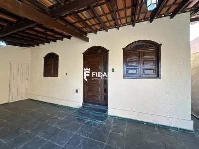 Casa com 3 Quartos para alugar, 150m² no Morrinhos, Montes Claros