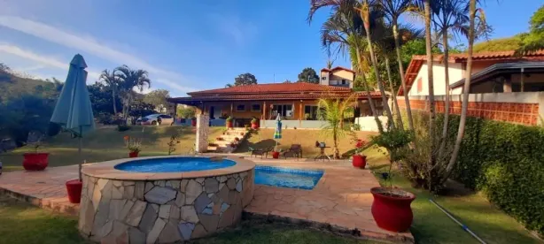 Fazenda/Sítio com 3 Quartos à venda, 230m² no Loteamento Caminhos do Sol, Itatiba