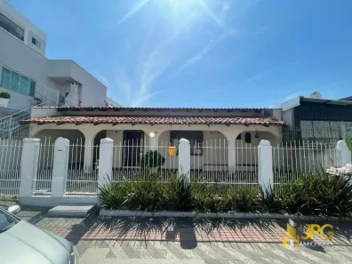 Casa com 4 Quartos à venda, 198m² no Centro, Balneário Camboriú