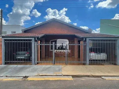 Casa com 2 Quartos à venda, 152m² no Vila Maria, Botucatu