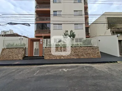 Apartamento com 3 Quartos para alugar, 140m² no Osvaldo Rezende, Uberlândia