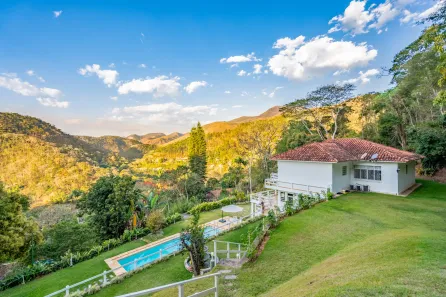 Casa com 6 Quartos à venda, 464m² no Pedro do Rio, Petrópolis