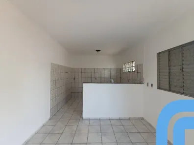 Casa com 1 Quarto para alugar, 50m² no Serrinha, Goiânia