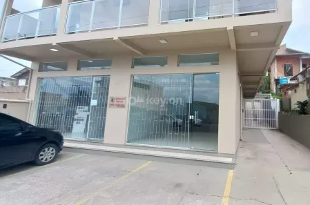 Sala Comercial para alugar, 30m² no Oficinas, Tubarão