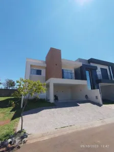 Casa de Condomínio com 4 Quartos à venda, 206m² no Floresta, Cascavel
