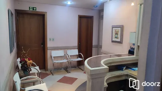 Sala Comercial com 2 Quartos à venda, 67m² no Moinhos de Vento, Porto Alegre