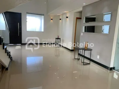Casa com 4 Quartos para alugar, 260m² no Aclimação, Uberlândia