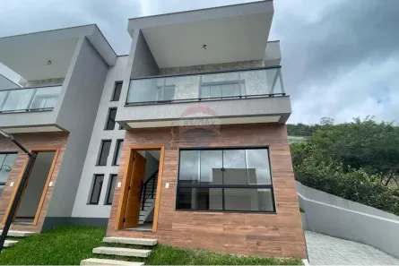 Casa de Condomínio com 3 Quartos à venda, 138m² no Golfe, Teresópolis