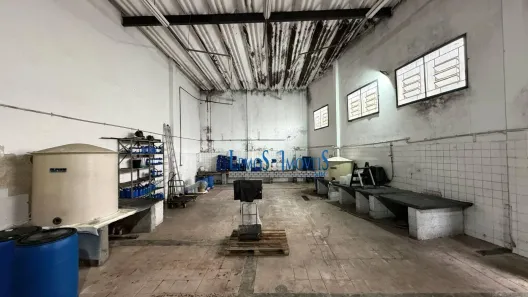 Galpão/Depósito/Armazém à venda, 360m² no Canhema, Diadema