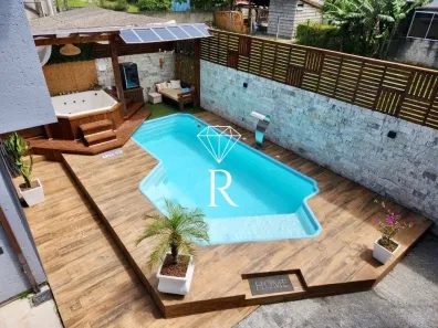 Casa com 3 Quartos para alugar, 200m² no Campeche, Florianópolis