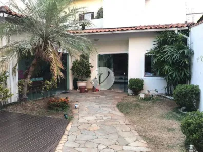 Sobrado com 4 Quartos à venda, 422m² no Vila Assunção, Santo André