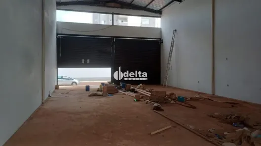 Ponto Comercial à venda, 248m² no Novo Mundo, Uberlândia