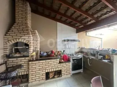 Casa com 3 Quartos à venda, 190m² no Cidade Jardim, Uberlândia