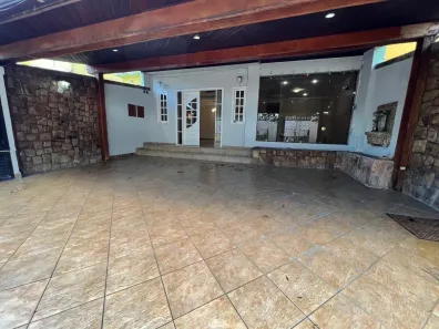 Casa de Condomínio com 3 Quartos para alugar, 110m² no Campo Grande, Rio de Janeiro