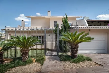 Sobrado com 2 Quartos à venda, 360m² no Três Figueiras, Porto Alegre