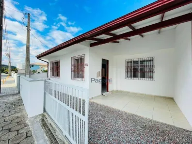 Casa com 2 Quartos para alugar, 102m² no Barra do Aririú, Palhoça
