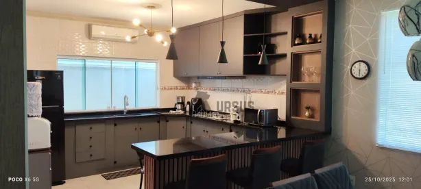 Casa de Condomínio com 3 Quartos à venda, 300m² no Piracangaguá, Taubaté