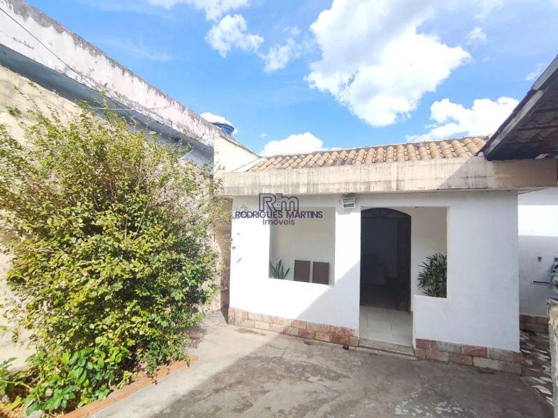Casa com 3 quartos — Santo André, Belo Horizonte