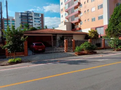 Casa com 3 Quartos à venda, 800m² no América, Joinville