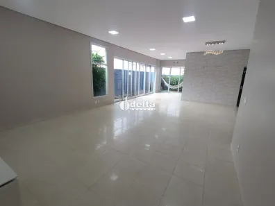 Casa de Condomínio com 3 Quartos para alugar, 222m² no Nova Uberlândia, Uberlândia