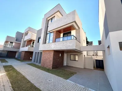 Sobrado com 3 Quartos à venda, 132m² no Xaxim, Curitiba