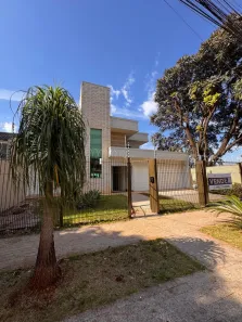 Sobrado com 4 Quartos à venda, 374m² no Vila Marumby, Maringá