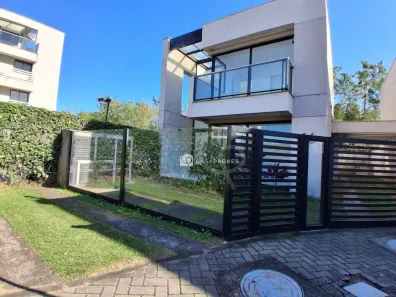 Casa de Condomínio com 3 Quartos para alugar, 140m² no Recreio dos Bandeirantes, Rio de Janeiro