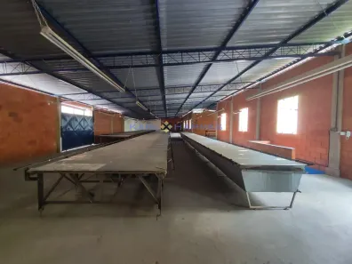 Galpão/Depósito/Armazém para alugar, 900m² no Itamarati, Petrópolis