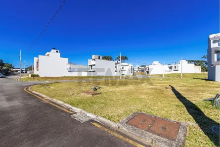 Lote/Terreno à venda, 140m² no Costeira, São José dos Pinhais