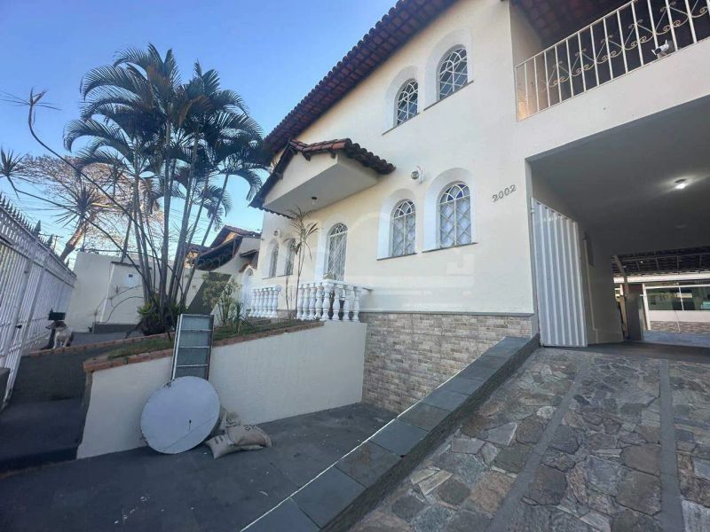 Casa com 5 quartos — Rio Branco, Belo Horizonte
