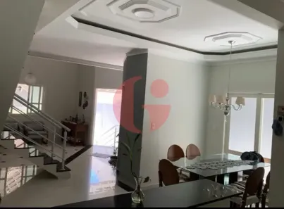Sobrado com 3 Quartos à venda, 190m² no Loteamento Villa Branca, Jacareí