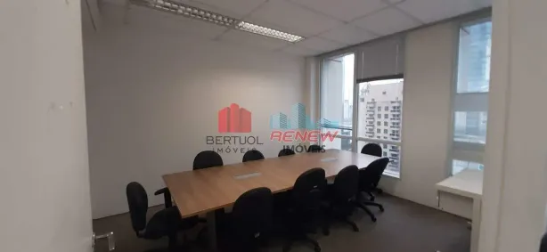 Sala Comercial para alugar, 258m² no Vila Olímpia, São Paulo