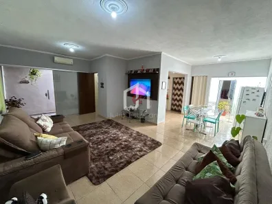 Casa com 3 Quartos à venda, 173m² no Esplanada Santa Helena, Taubaté