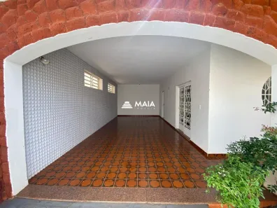 Casa com 3 Quartos para alugar, 246m² no Nossa Senhora da Abadia, Uberaba