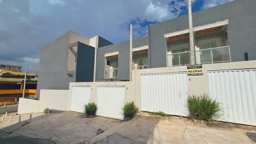 Casa com 2 Quartos para alugar, 60m² no Centro, Belford Roxo
