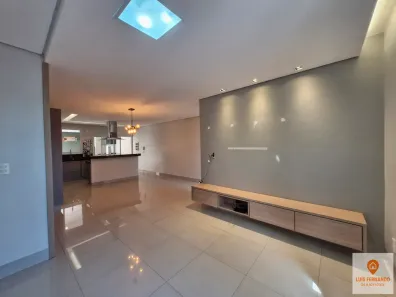 Casa de Condomínio com 2 Quartos à venda, 110m² no Laranjeiras, Uberlândia