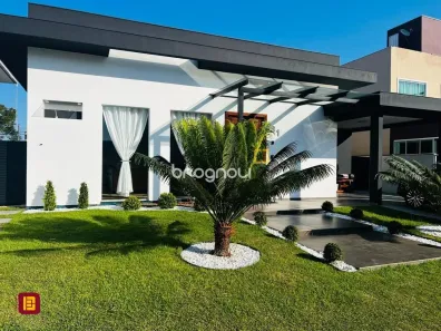 Casa de Condomínio com 4 Quartos à venda, 350m² no São João do Rio Vermelho, Florianópolis