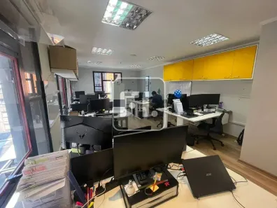 Sala Comercial para alugar, 130m² no Vila Olímpia, São Paulo