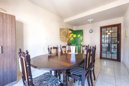 Casa com 4 Quartos à venda, 221m² no Campinas, São José