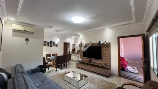 Casa com 3 Quartos à venda, 200m² no Cidade Jardim, Uberlândia