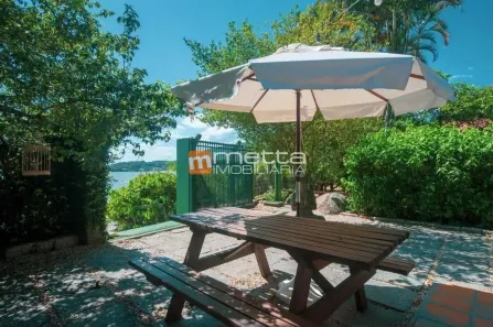 Casa com 2 Quartos à venda, 131m² no Sambaqui, Florianópolis