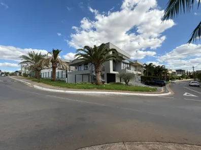 Sobrado com 4 Quartos à venda, 376m² no Jardins Lisboa, Goiânia