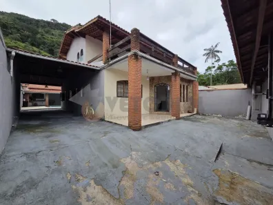Sobrado com 5 Quartos à venda, 337m² no Cidade Jardim, Caraguatatuba