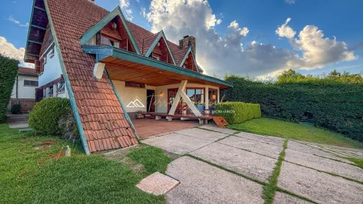 Casa com 3 Quartos à venda, 510m² no Capivari, Campos do Jordão