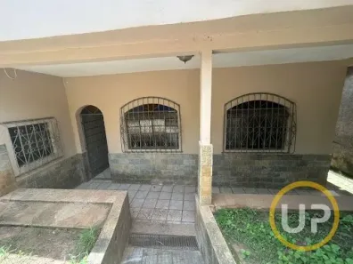 Casa com 3 Quartos para alugar, 170m² no Alto dos Pinheiros, Belo Horizonte