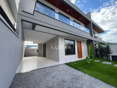 Sobrado com 3 Quartos à venda, 124m² no Forquilhas, São José